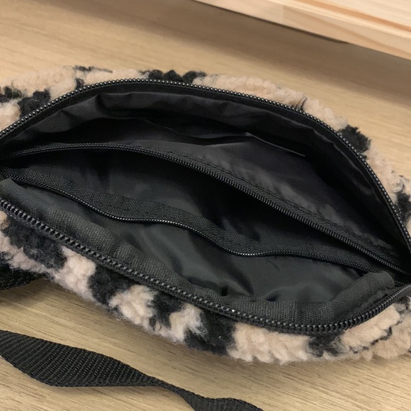 Leopard Reebok Fanny Pack - Picture 6 of 6